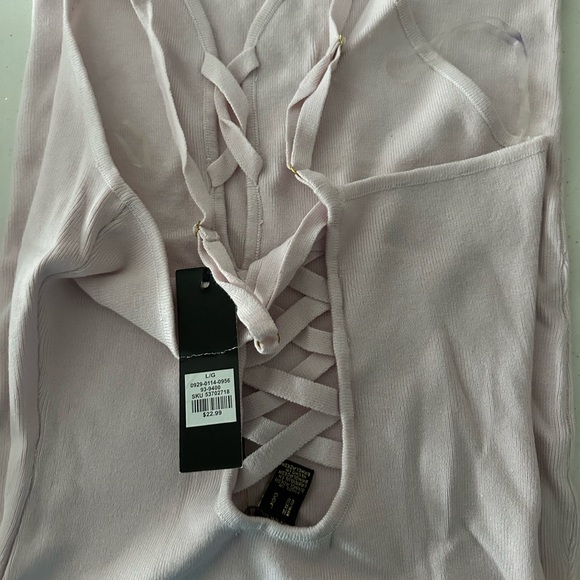 Low cut dress - Picture 6 of 6